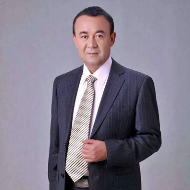 ئېگىلىدىكەن ئالما شاخلىرى